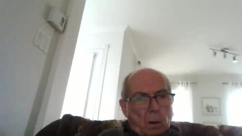 Snapshot of bernard1102 chatting on 05/18/26, 09:53 bernard1102 online show from 05/18/26, 09:53