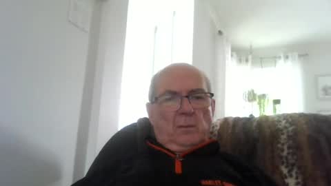 bernard1102 online show from 06/26/26, 07:40