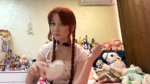 Snapshot of bernardinahedquist chatting on 04/07/26, 08:15 Eva online show from 04/07/26, 08:15