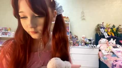 Snapshot of bernardinahedquist chatting on 04/18/26, 08:29 Eva online show from 04/18/26, 08:29