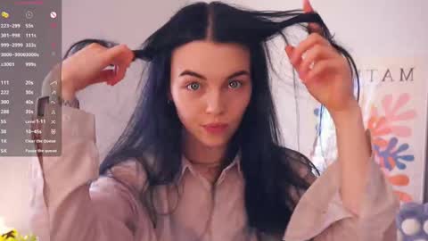 Milla online show from 04/19/26, 07:07