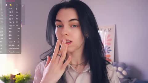 Milla online show from 04/23/26, 07:52