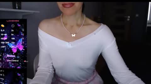 Snapshot of berry2024 chatting on 10/04/25, 05:49 berry2024 online show from 10/04/25, 05:49