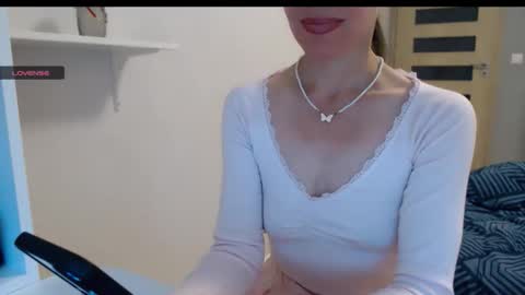 Snapshot of berry2024 chatting on 10/09/25, 06:11 berry2024 online show from 10/09/25, 06:11