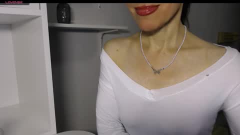 Snapshot of berry2024 chatting on 12/21/25, 07:15 berry2024 online show from 12/21/25, 07:15