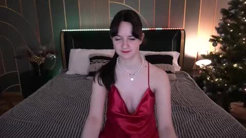 Violette online show from 12/16/25, 07:24