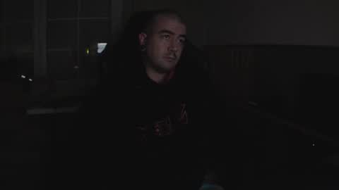 Snapshot of berto3389 chatting on 11/29/25, 02:25 berto3389 online show from 11/29/25, 02:25