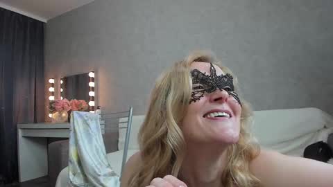 Snapshot of best__angelica chatting on 12/15/24, 06:15 best__angelica online show from 12/15/24, 06:15