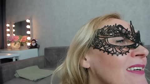 Snapshot of best__angelica chatting on 02/10/25, 03:53 best__angelica online show from 02/10/25, 03:53