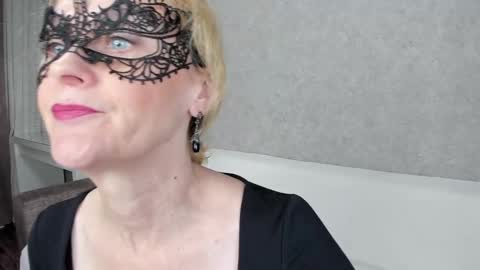 Snapshot of best__angelica chatting on 02/24/25, 01:10 best__angelica online show from 02/24/25, 01:10