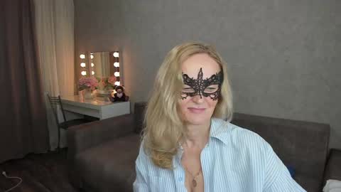 Snapshot of best__angelica chatting on 03/09/25, 02:43 best__angelica online show from 03/09/25, 02:43