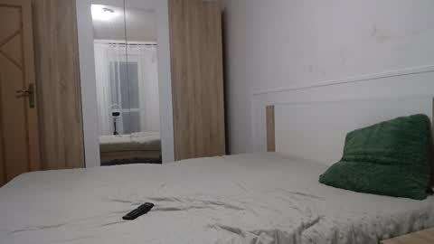 Alex and Victoria online show from 10/16/25, 07:37