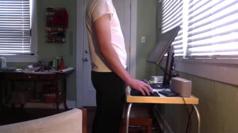 Snapshot of best_triam chatting on 02/20/25, 05:18 best_triam online show from 02/20/25, 05:18