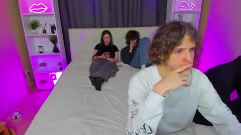 Danny and Kira online show from 03/04/25, 08:13