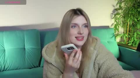 Danny and Kira online show from 09/19/25, 02:51