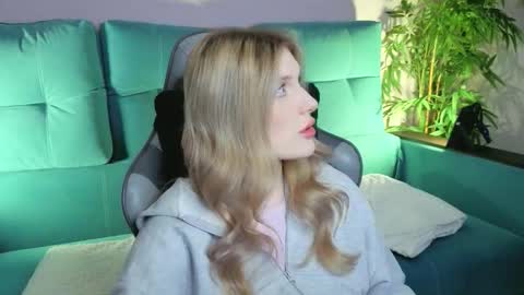 Danny and Kira online show from 09/20/25, 08:37