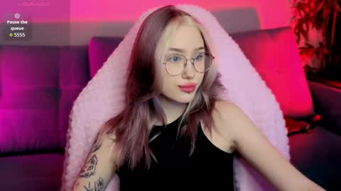 Danny and Kira online show from 09/27/25, 02:27