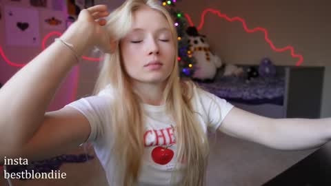 Chloe Next stream on Friday online show from 12/21/24, 05:29