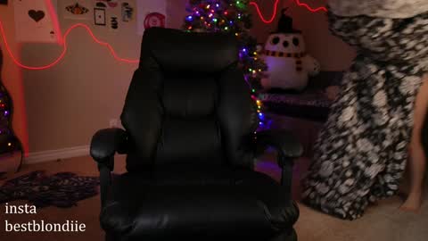 Chloe Next stream on Friday online show from 12/24/24, 08:27