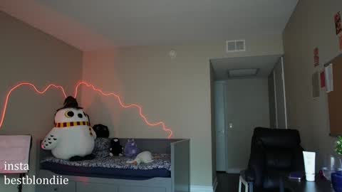 Chloe Next stream on Friday online show from 01/17/25, 11:29