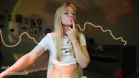 Chloe Next stream on Friday online show from 01/26/25, 08:34