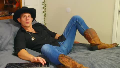 twitter zack1fisher online show from 12/22/25, 11:57