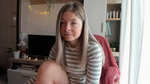 Vicky   online show from 01/24/25, 08:55