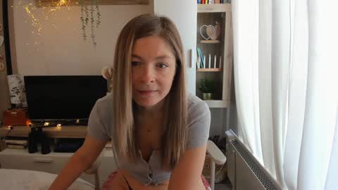 Vicky   online show from 03/10/26, 08:41