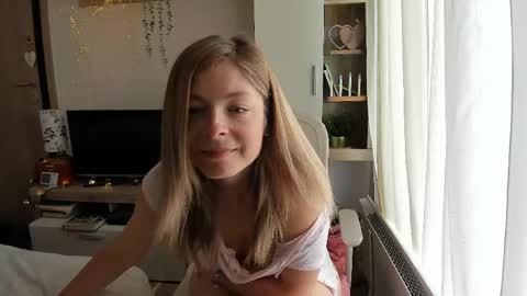 Vicky   online show from 04/15/26, 10:00