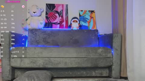 Snapshot of bestie_baby chatting on 12/23/24, 02:45 Emely online show from 12/23/24, 02:45