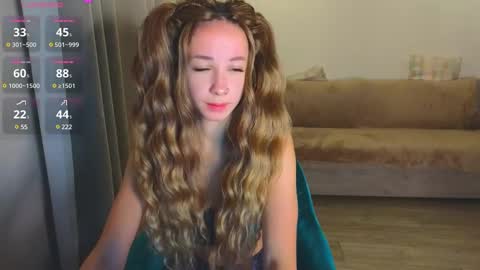 Snapshot of bestie_baby chatting on 02/23/25, 03:13 Emely online show from 02/23/25, 03:13