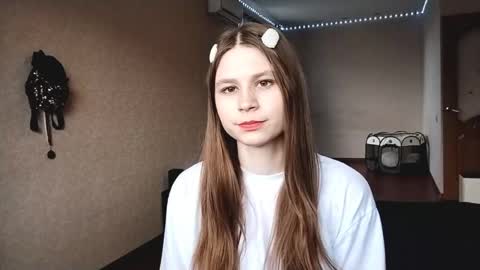 Snapshot of bethkallberg chatting on 06/05/26, 12:33 Leila online show from 06/05/26, 12:33