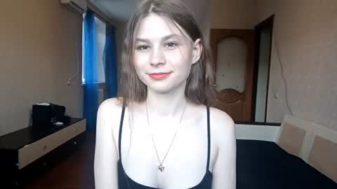 Leila online show from 06/19/26, 09:24