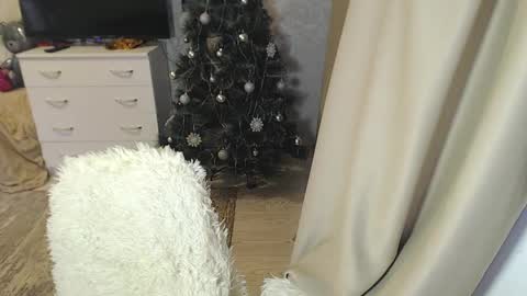 Snapshot of bethollan chatting on 12/14/24, 06:09 Elizabeth online show from 12/14/24, 06:09