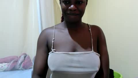 Snapshot of betina22 chatting on 02/16/26, 05:25 Betina online show from 02/16/26, 05:25