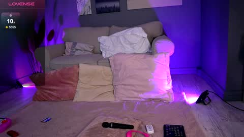 Betty online show from 02/05/25, 04:06