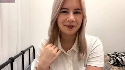 BlondeReka ITS MY 1st DAY HERE online show from 11/21/25, 12:48