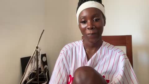 Snapshot of betty_fire_ chatting on 06/29/26, 09:37 Adah online show from 06/29/26, 09:37