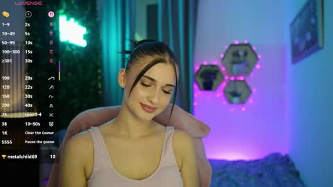 Snapshot of betty_greyy chatting on 09/24/25, 06:44 Betty Grey online show from 09/24/25, 06:44