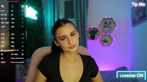 Snapshot of betty_greyy chatting on 10/03/25, 06:05 Betty Grey online show from 10/03/25, 06:05