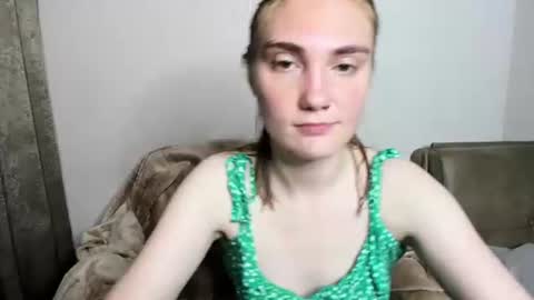 Snapshot of betty_witchy chatting on 07/12/26, 03:08 Dory make me happier online show from 07/12/26, 03:08