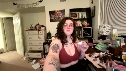 Snapshot of bettycake666 chatting on 02/10/25, 03:46 Betty Cake online show from 02/10/25, 03:46