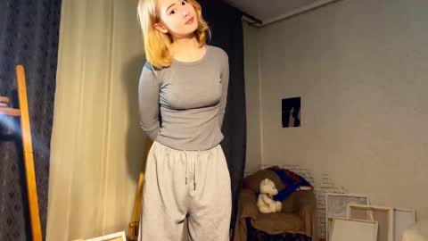 Snapshot of bettymorante chatting on 02/18/26, 11:17 Hinata online show from 02/18/26, 11:17