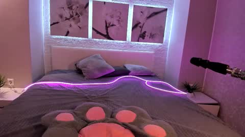 Snapshot of bettyrouse chatting on 10/10/25, 08:19 Betty online show from 10/10/25, 08:19