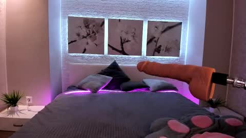 Snapshot of bettyrouse chatting on 10/14/25, 08:53 Betty online show from 10/14/25, 08:53