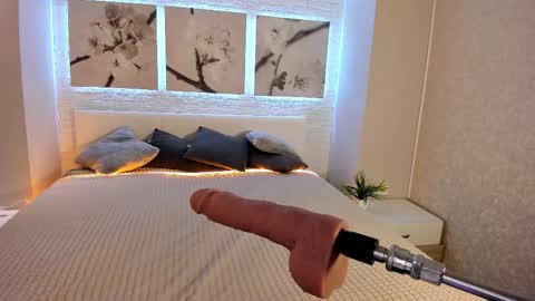 Snapshot of bettyrouse chatting on 11/22/25, 08:19 Betty online show from 11/22/25, 08:19