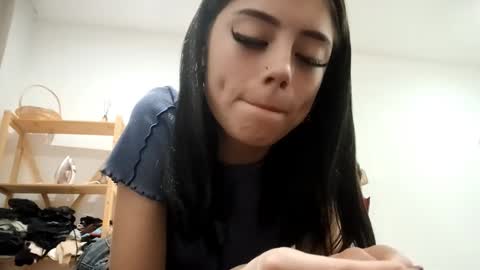 Snapshot of bettyshroyer chatting on 11/03/25, 05:14 Emma online show from 11/03/25, 05:14