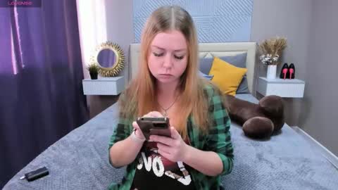 Snapshot of bettyurbane chatting on 09/16/25, 04:35 Mila Sweet online show from 09/16/25, 04:35