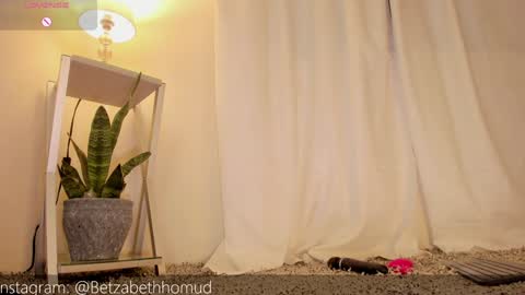 Snapshot of betzabeth_homudr chatting on 12/14/24, 03:40 betzabeth_homudr online show from 12/14/24, 03:40