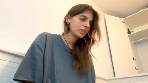 Snapshot of beulahweikert chatting on 06/07/26, 05:27 Lina online show from 06/07/26, 05:27